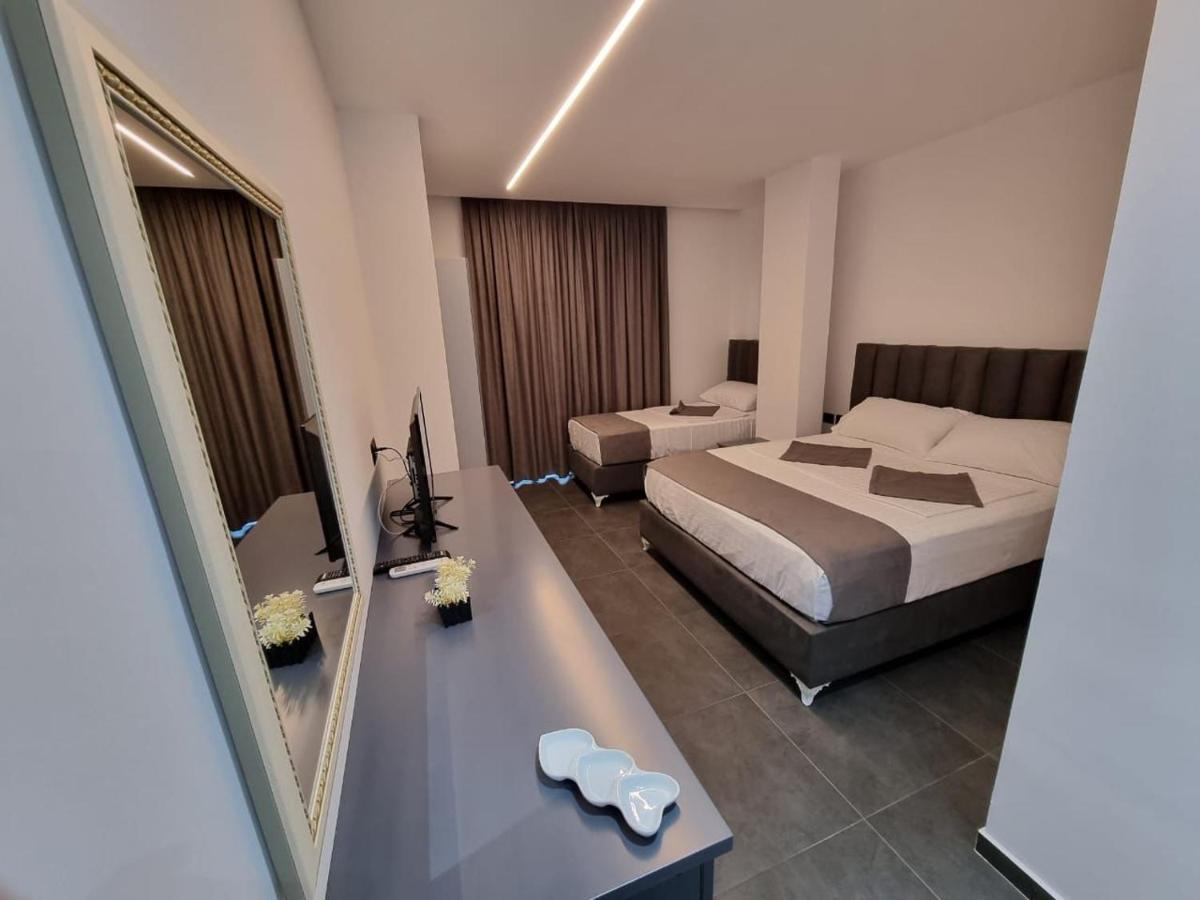 Vila Celaj Hotell Vlorë Eksteriør bilde
